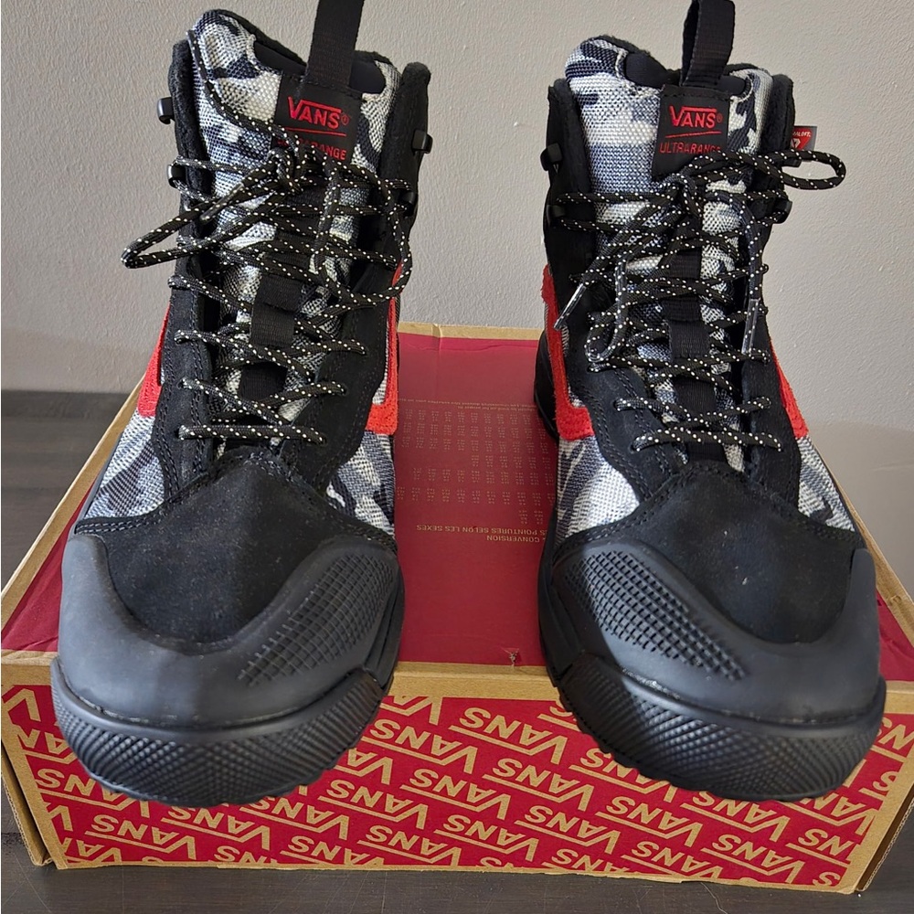 Size 13 Vans UltraRange EXO Arctic Camo High-Top Boots - Black, Red, Gray NWT - Picture 2 of 8